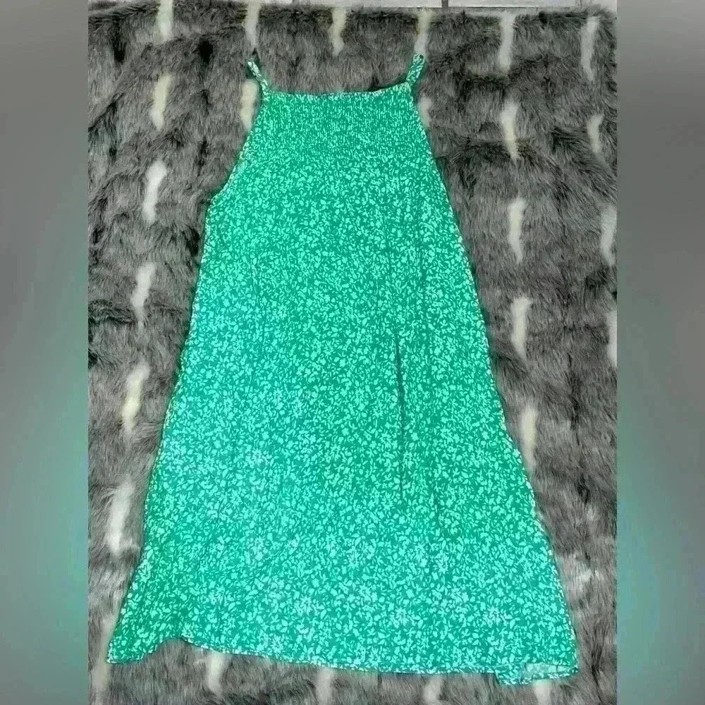 💚 ZARA Printed Green and White Dress with Shirring at the neck sz small - Picture 3 of 7